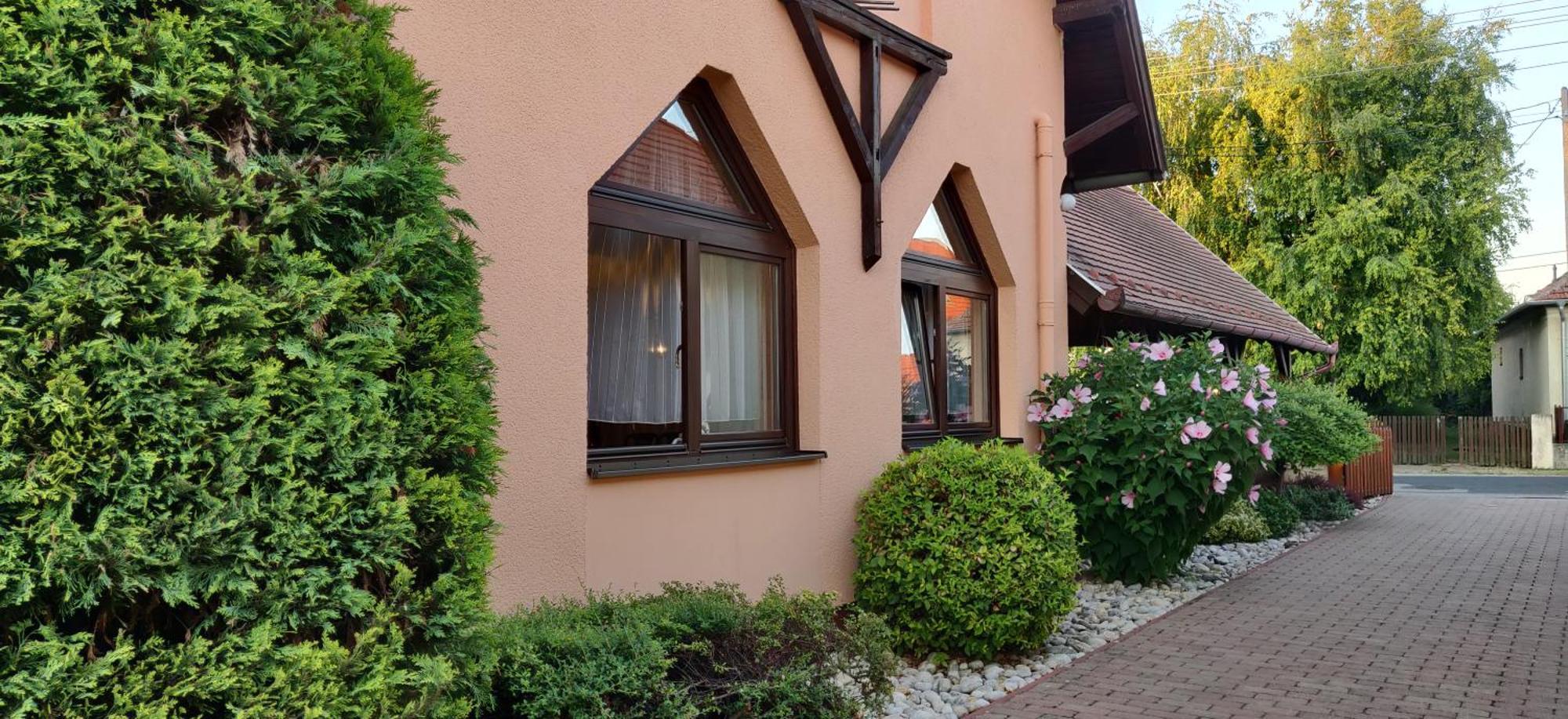Korona Panzio Bed & Breakfast Balatonberény Exterior photo