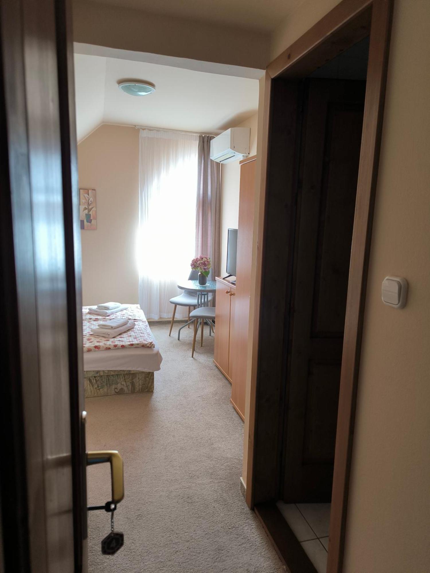 Korona Panzio Bed & Breakfast Balatonberény Exterior photo