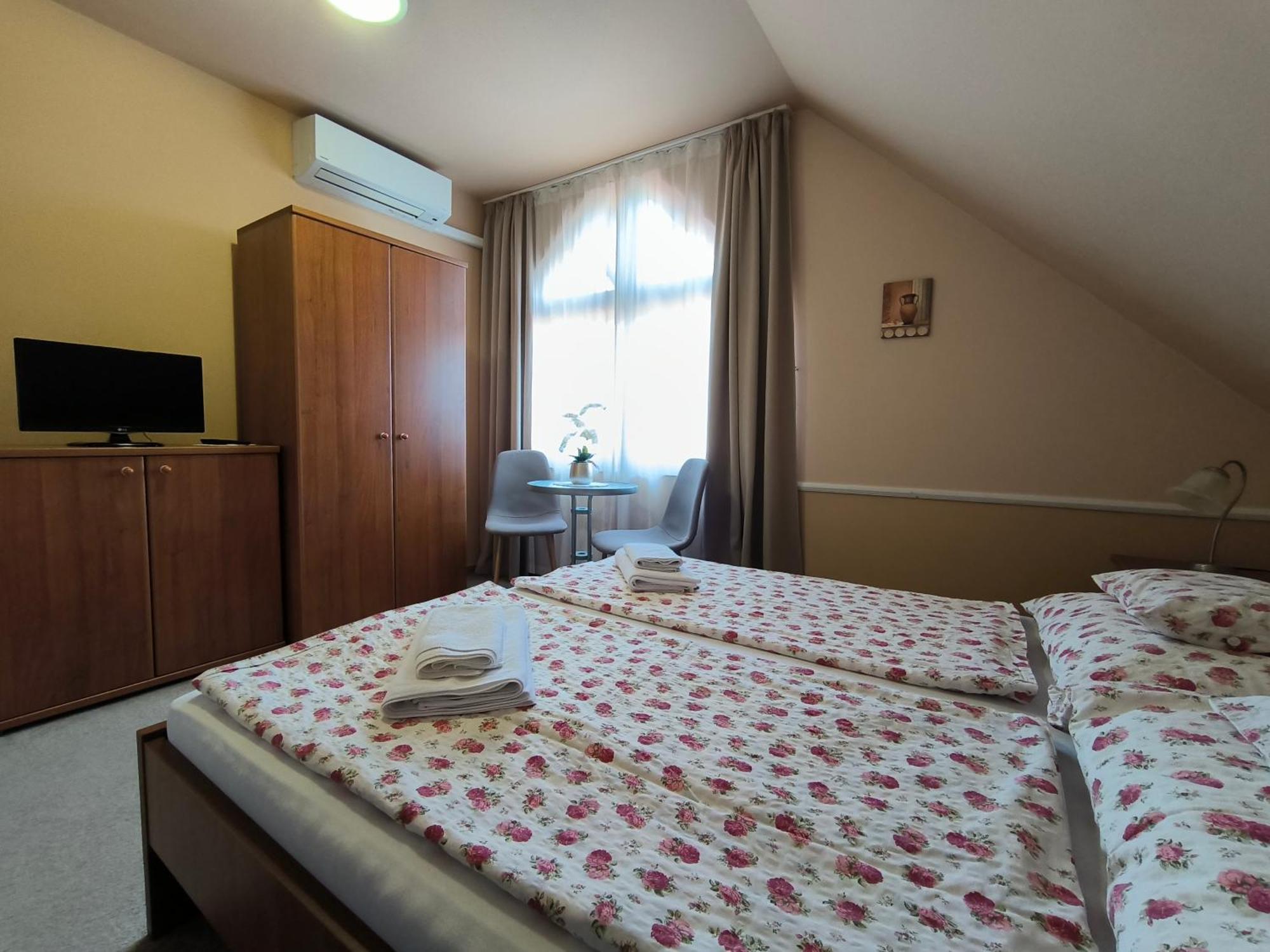 Korona Panzio Bed & Breakfast Balatonberény Exterior photo